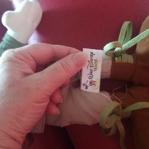 Jungle Cruise Goofy Plush 12" - Picture 6 of 8